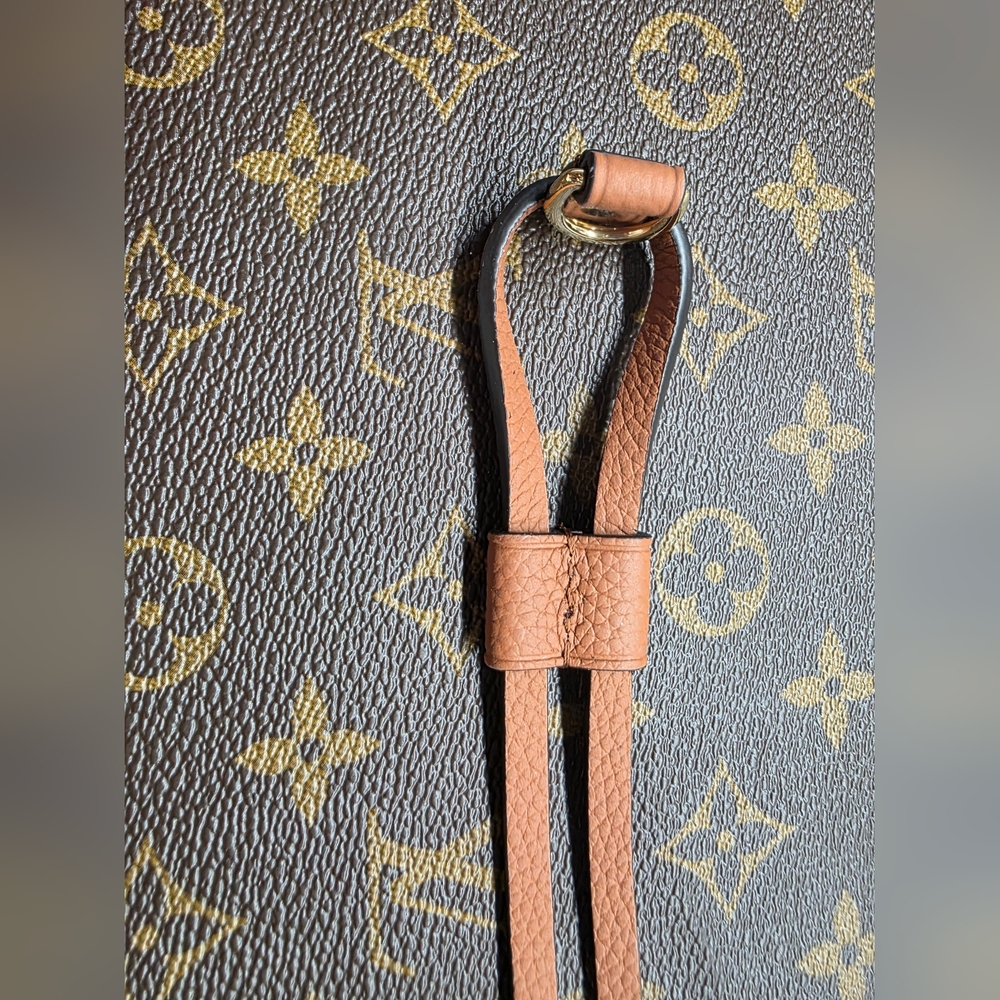 Louis Vuitton Neverfull Replacement - image 4